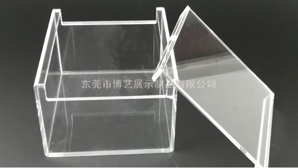 在定制亞克力展示架時(shí)，絲印應(yīng)該注意一些什么事項(xiàng)呢？